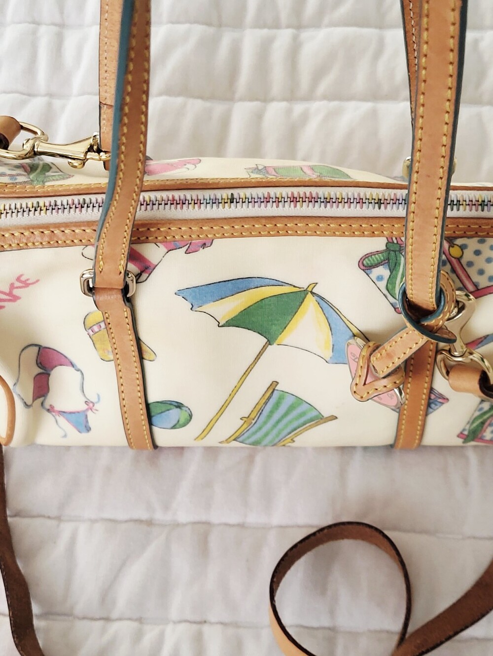 Dooney & Bourke Cream Barrel Crossbody with Multicolor Beach Print Rainbow Zip - Picture 2 of 16